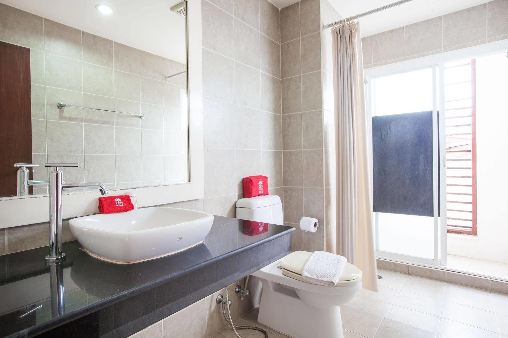 Zen Rooms Chaofa East Road Rawai Ngoại thất bức ảnh